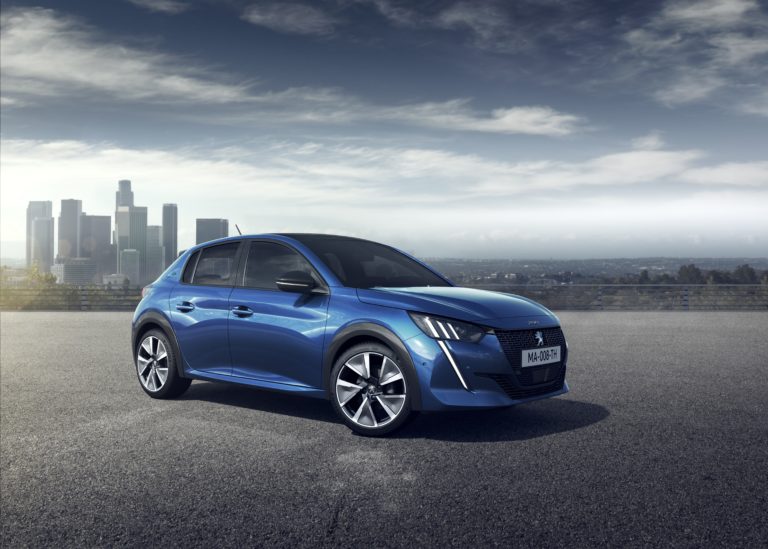 REIN ELEKTRISCH – der PEUGEOT e-208 | PEUGEOT E 208 elektrisch 1902STYP102 min