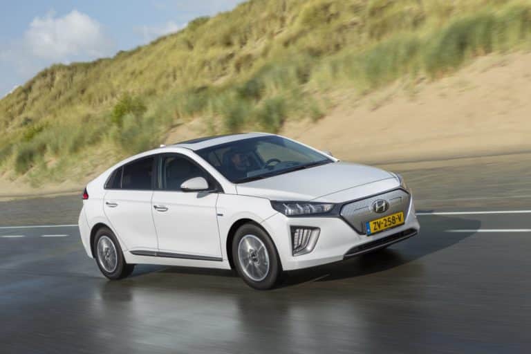 Hyundai IONIQ Elektro Facelift MY20 | ioniq elektro polar white 33 min