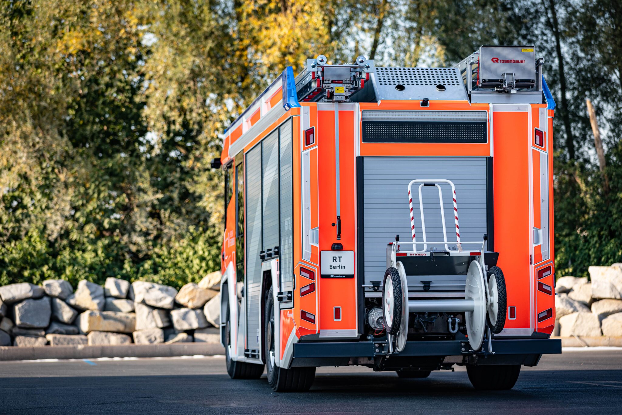 Rosenbauer bringt mit dem RT die Zukunft des Feuerwehrfahrzeuges auf die Straße | 31 DS2A0611 1 min scaled