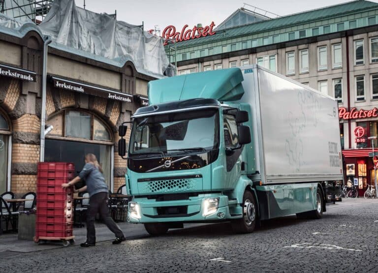 Volvo Trucks verkauft ab 2021 komplette Modellpalette elektrisch angetriebener Lkw | electric trucks starting in europe image2 geschnitten