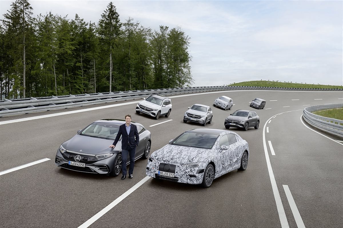 Mercedes-Benz stellt strategischen Schritt von „Electric first“ zu „Electric only“ | Mercedes Benz stellt Weichen fuer vollelektrisches Zeitalter 1200x800 1