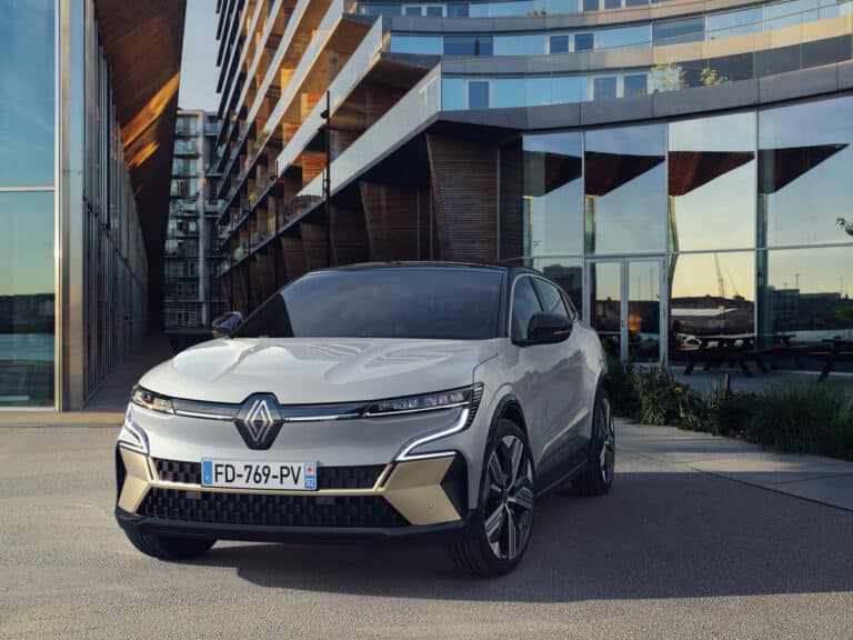 RENAULT MÉGANE E-TECH ELECTRIC | jX2kl20qKpRr images lq R DAM 1339795