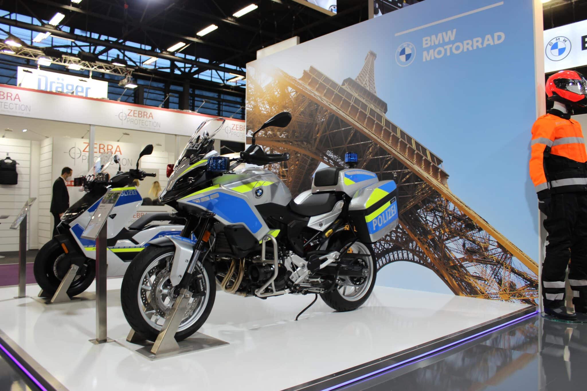 Der neue BMW CE 04 in der Polizeiversion | P90441189 highRes bmw motorrad at mili min scaled