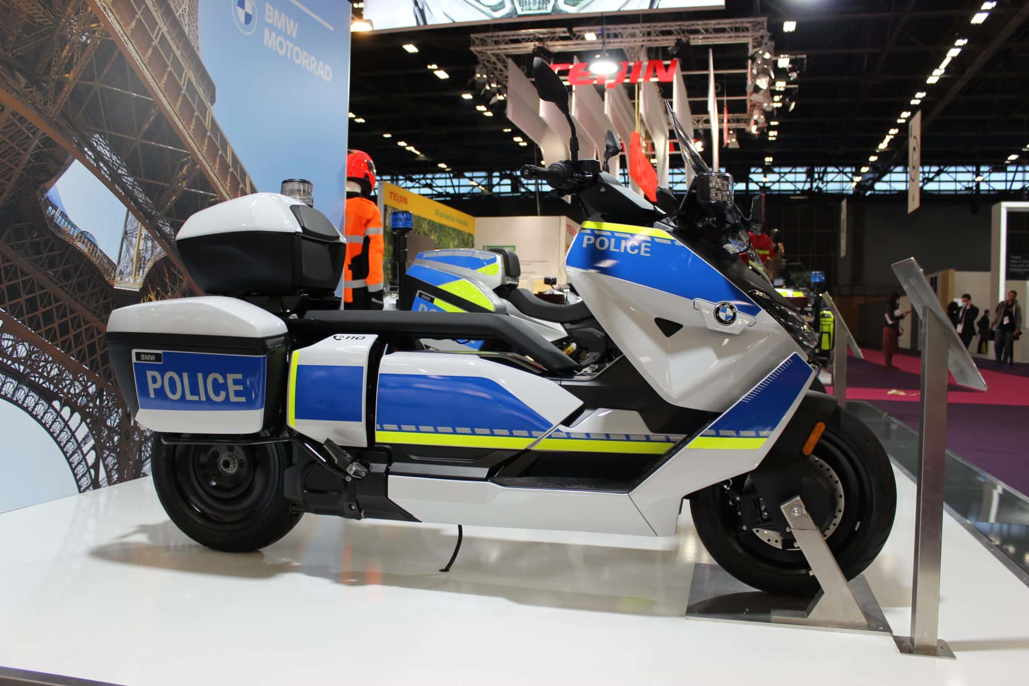 Der neue BMW CE 04 in der Polizeiversion | P90441192 highRes bmw motorrad at mili min scaled