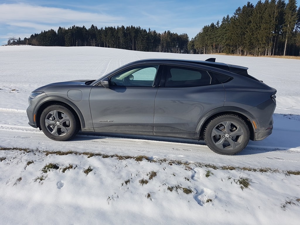 Mustang Mach-E - Pferd mit zu viel Muskeln? | 20220127 115734 Seitenansicht