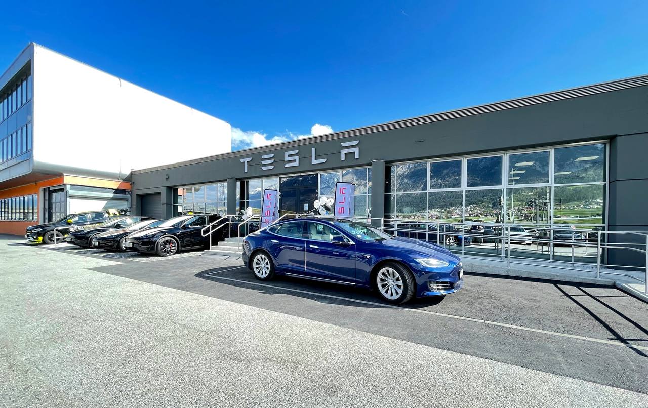 Eröffnung Tesla Service Center in Thaur bei Innsbruck | photo1651132427 1 Eröffnung Tesla Service Center in Thaur bei Innsbruck | photo1651132427 1