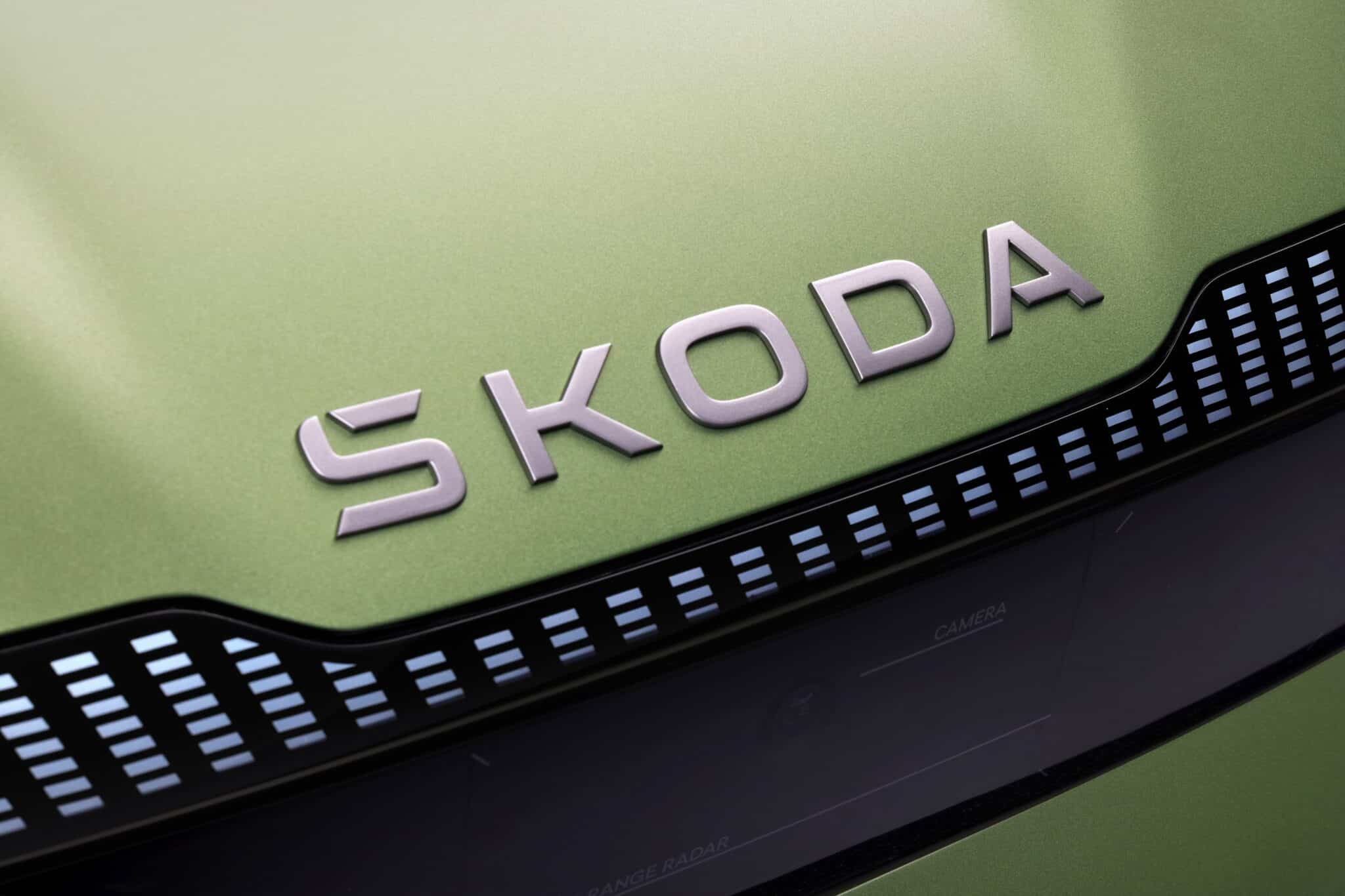 ŠKODA AUTO stellt neuen Markenauftritt vor und beschleunigt E-Offensive | 21 skoda explore more min scaled