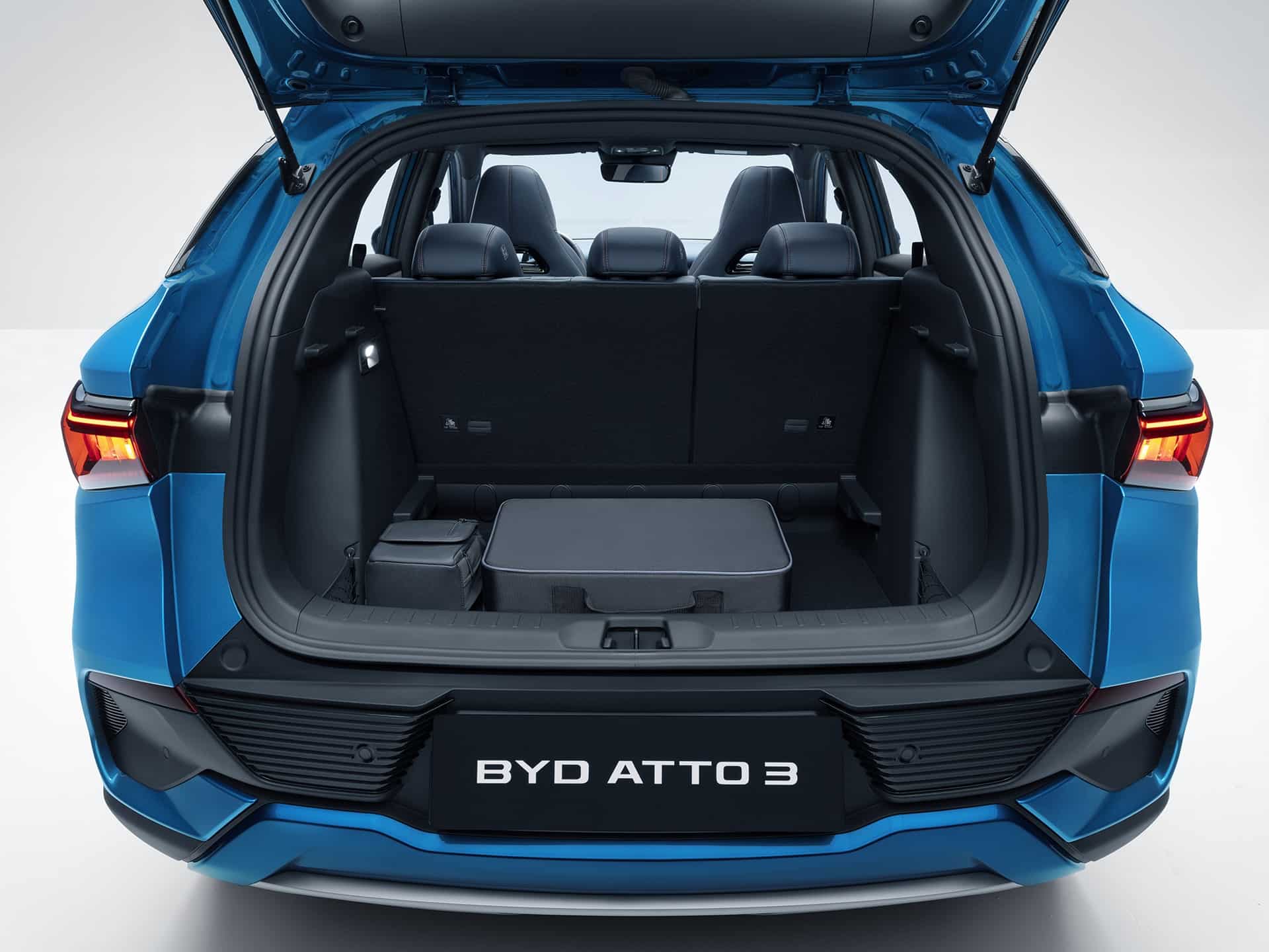 BYD – Vertriebsstart der ersten drei Elektroauto-Modelle in Österreich | BYD ATTO Kofferraum 1 min
