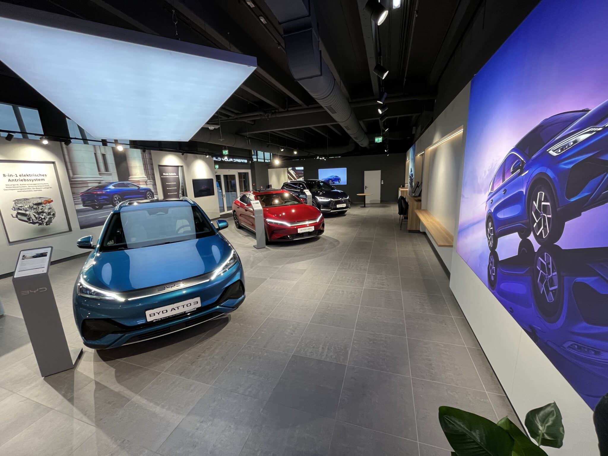 BYD – Vertriebsstart der ersten drei Elektroauto-Modelle in Österreich | BYD Pioneer Store 2 scaled