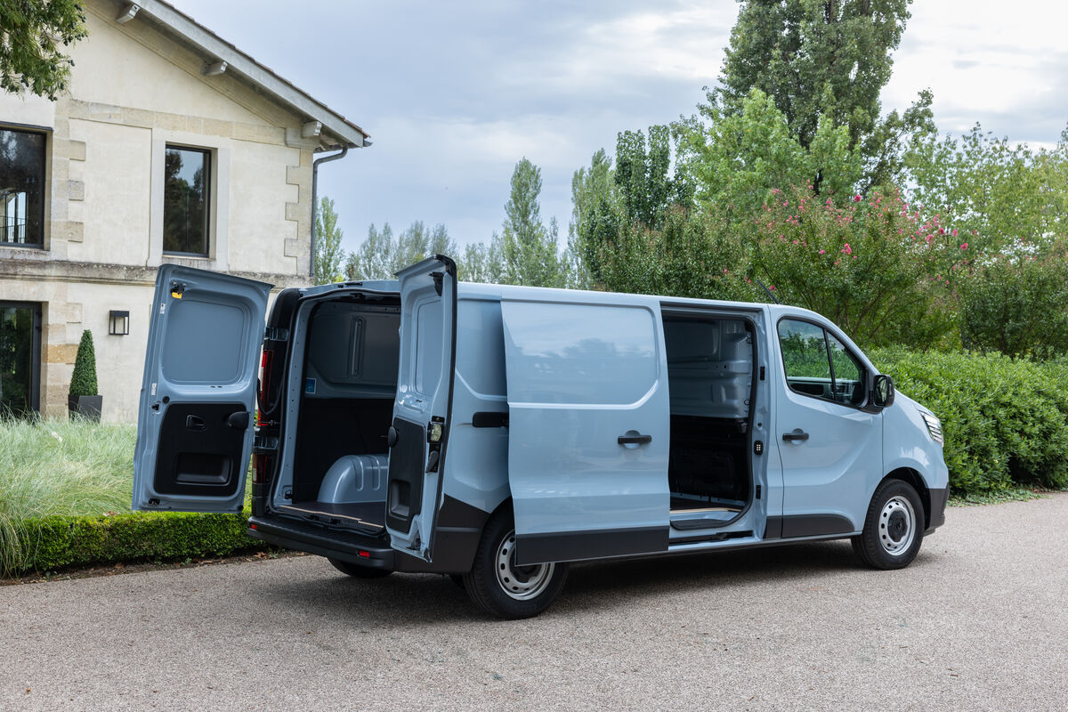 Der neue RENAULT TRAFIC E-TECH ELECTRIC | 1B6ejYx8kzgX images lq 68A7233