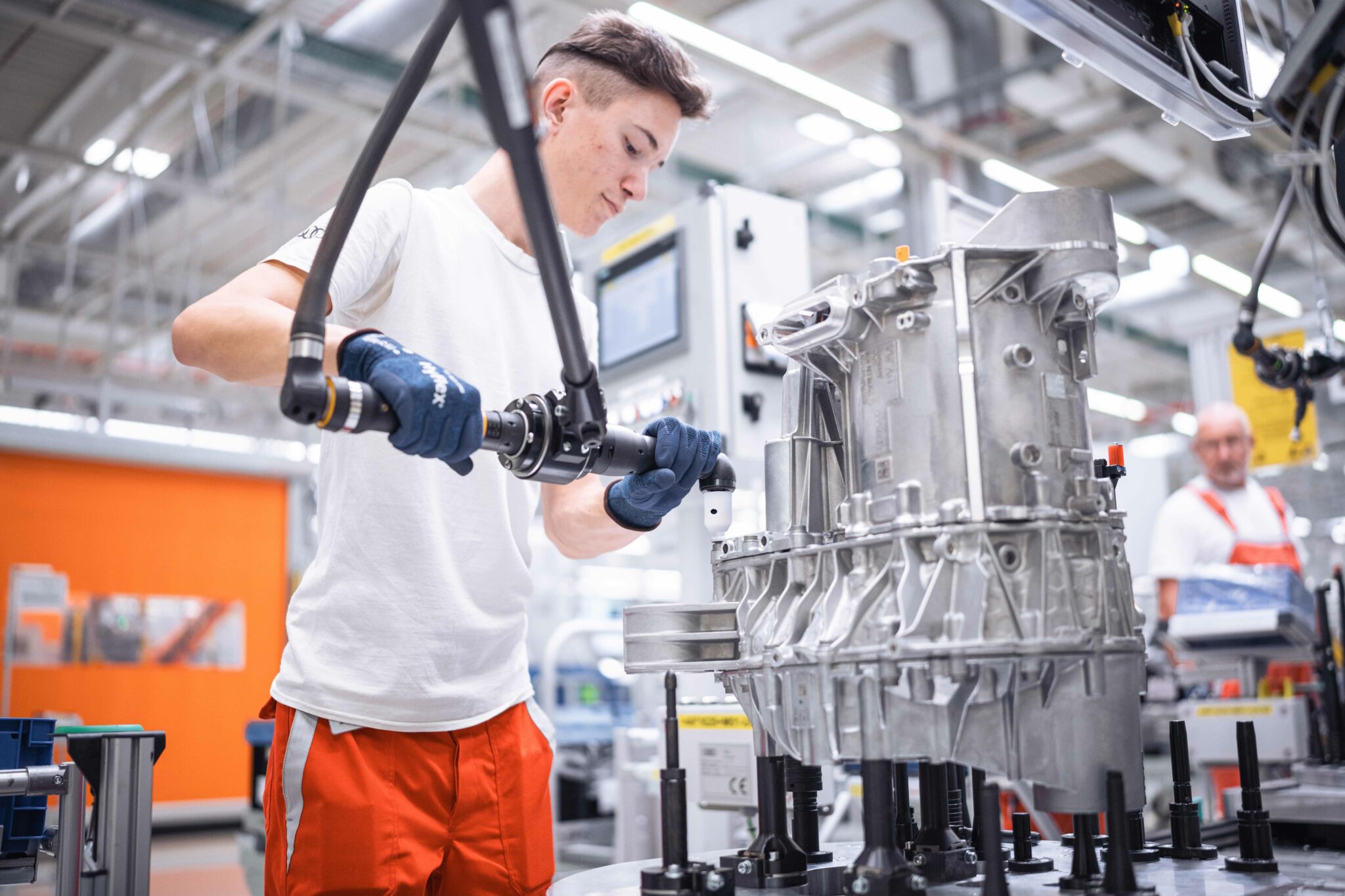 Audi startet Produktion von Elektromotoren für die PPE in Győr | 01 PPE Motorenproduktion startet min scaled