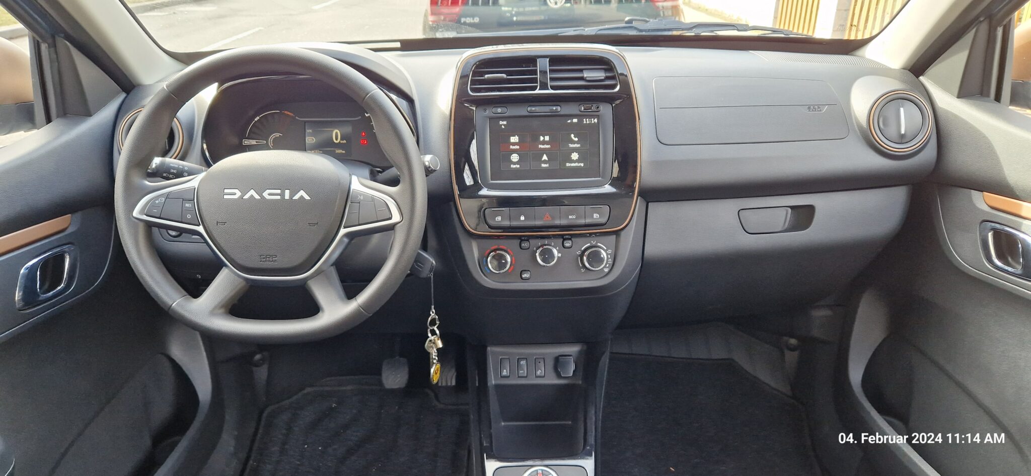 Dacia Spring – nur Auto sonst nix | 20240204 111447 Armaturen min scaled