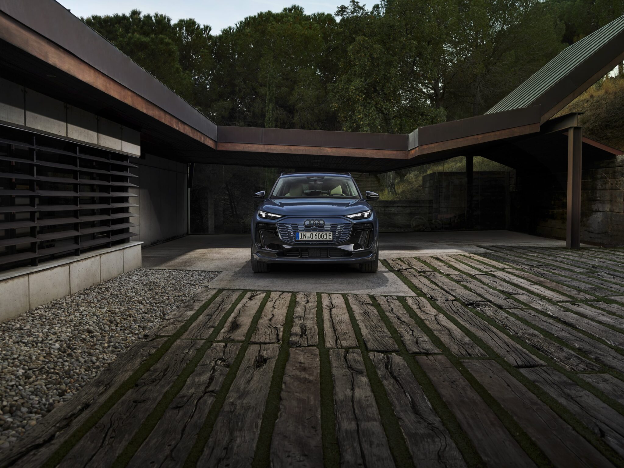 Der neue Audi Q6 e tron | 16 Audi Q6 e tron min scaled