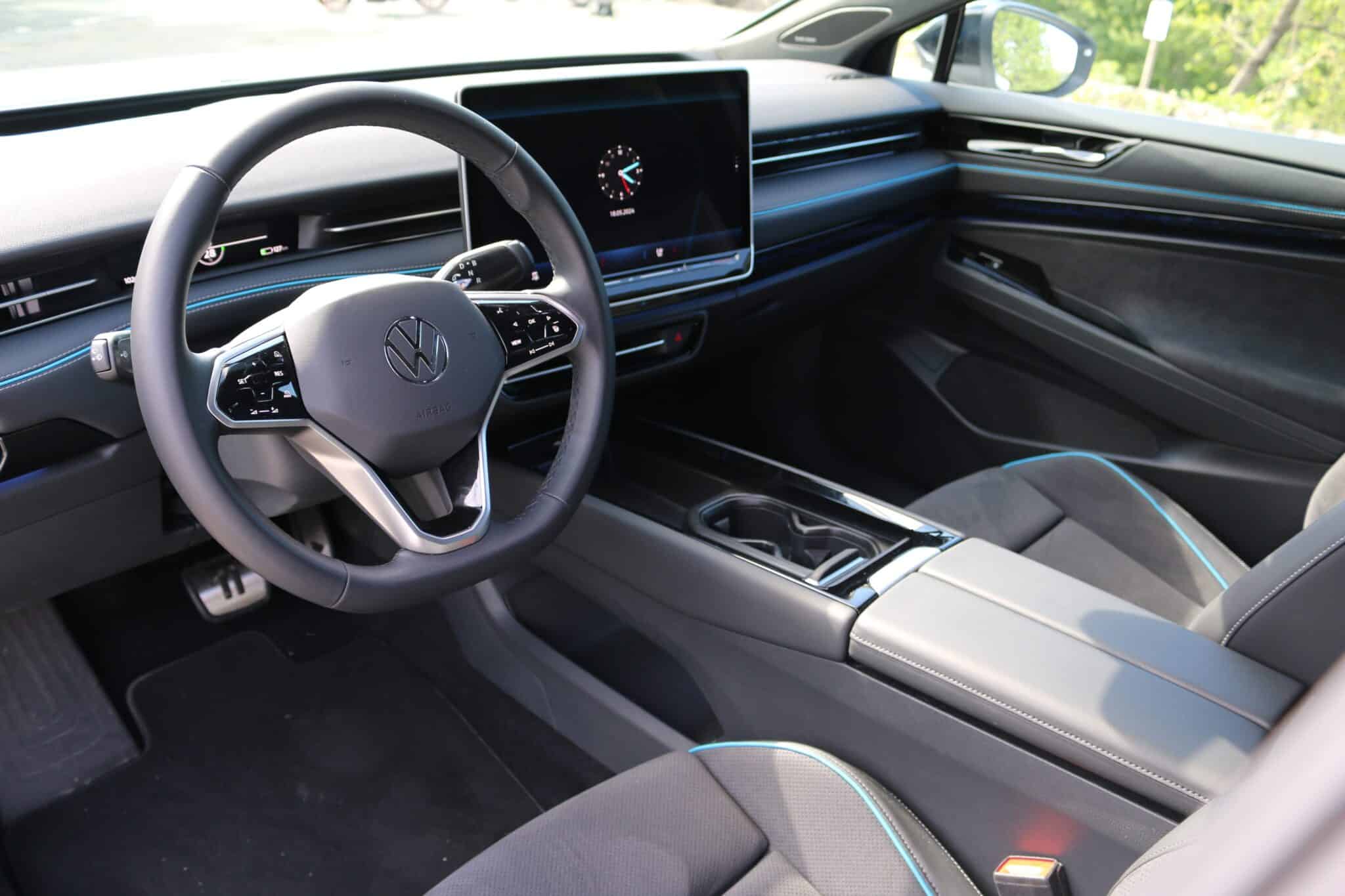 Praxistest ID.7: Neues Modell, neue Maßstäbe der Elektromobilität | ID.7 Cockpit min scaled