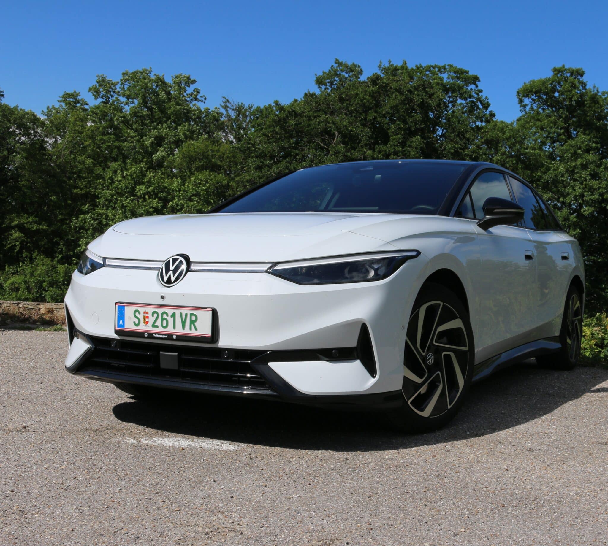 Praxistest ID.7: Neues Modell, neue Maßstäbe der Elektromobilität | ID.7 Front scaled