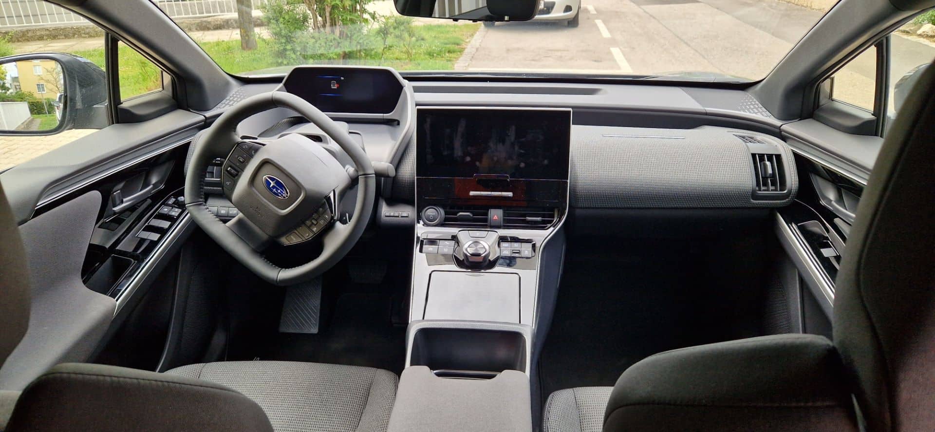 Praxistest – Subaru Solterra (Modell 2024) | 20240502 114543 Armaturenbrett