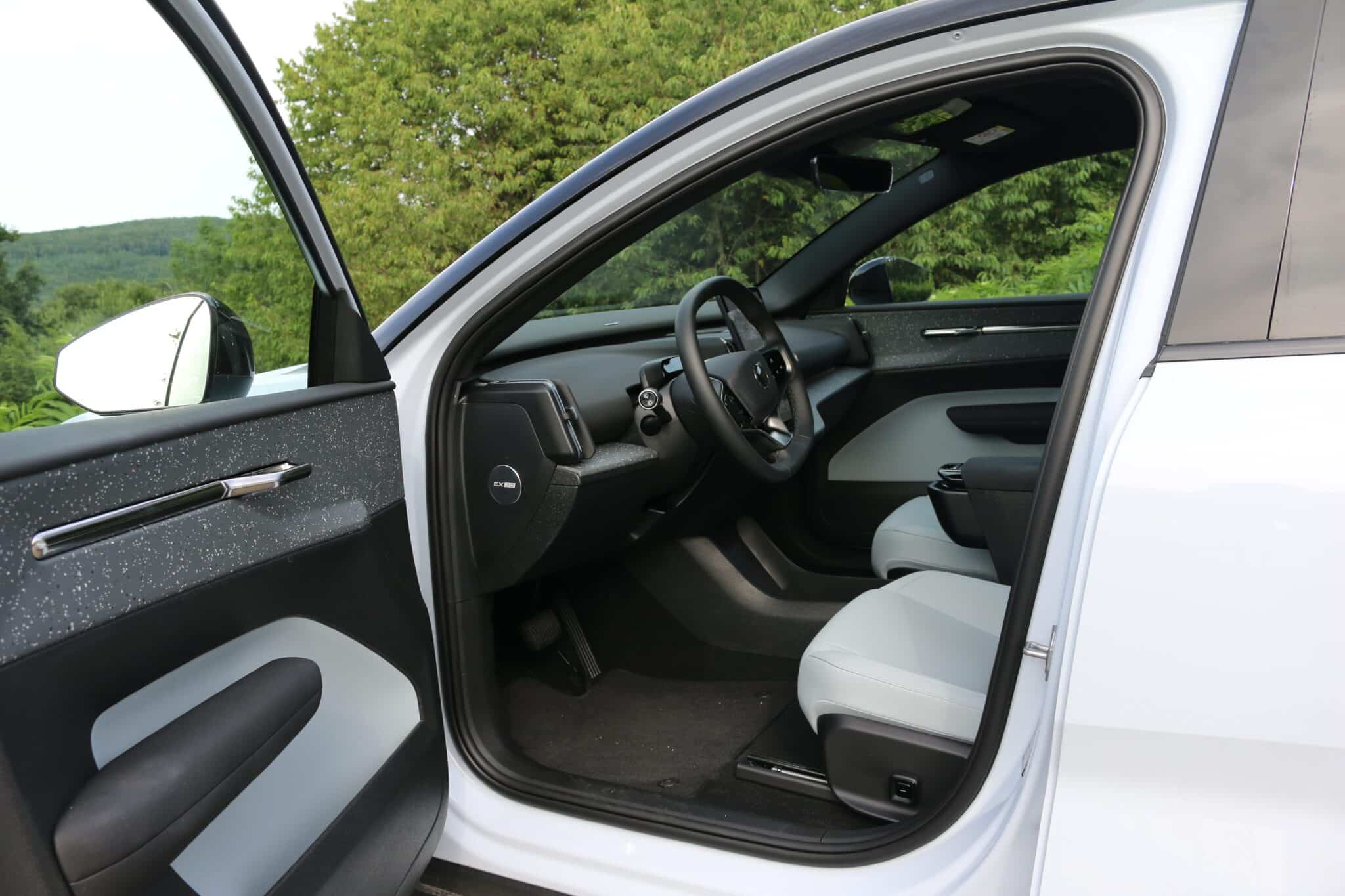 Testbericht Volvo EX30 | Linke Seite 1. Reihe min scaled
