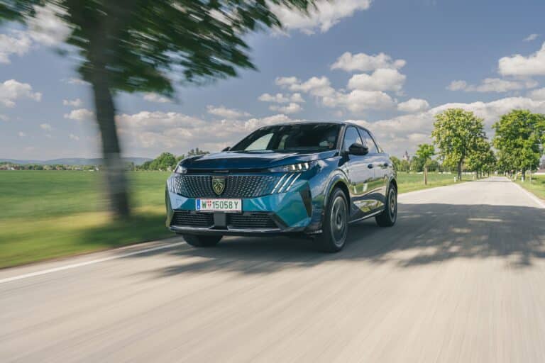 PEUGEOT E-3008 und E-5008 Long Range | PEUGEOTE 3008