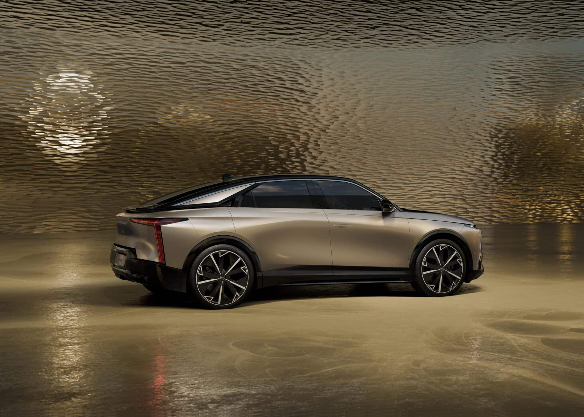 Der neue DS N°8 – Die Einladung zur elektrischen Reise | 2024 12 NEW DS EXTERIOR 04 min scaled