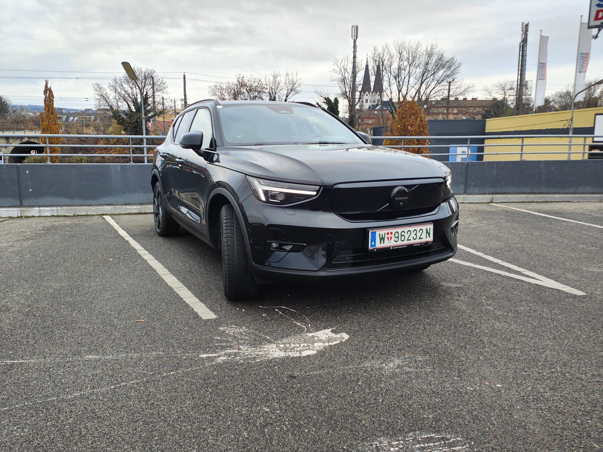 Praxistest Volvo EX40 | Front min scaled