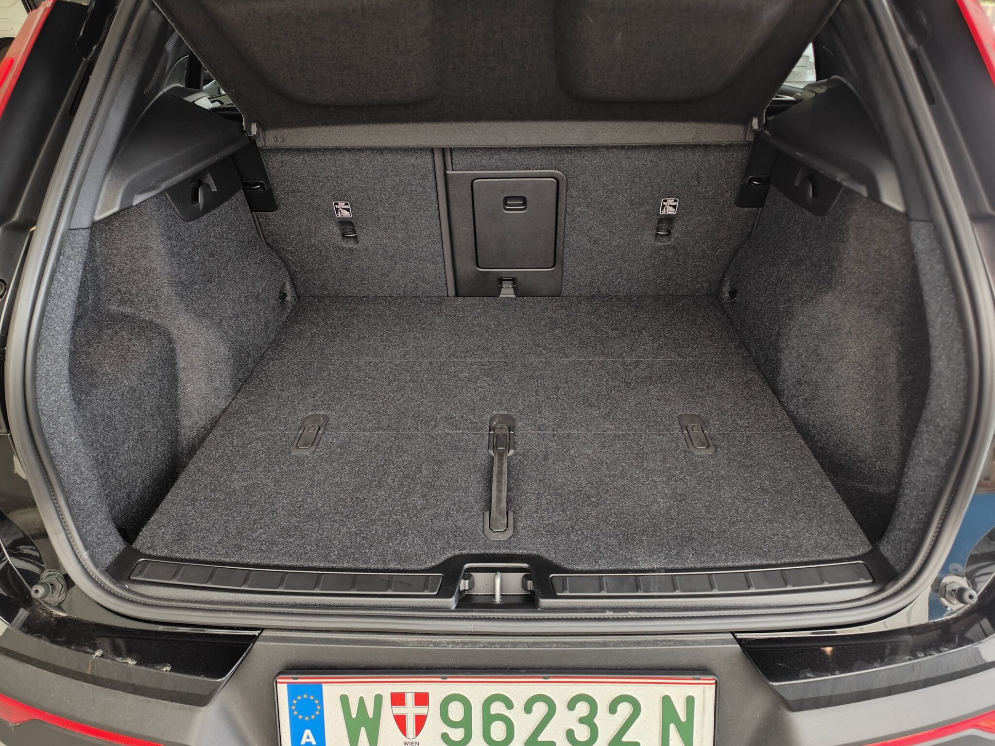 Praxistest Volvo EX40 | Kofferraum normal min scaled