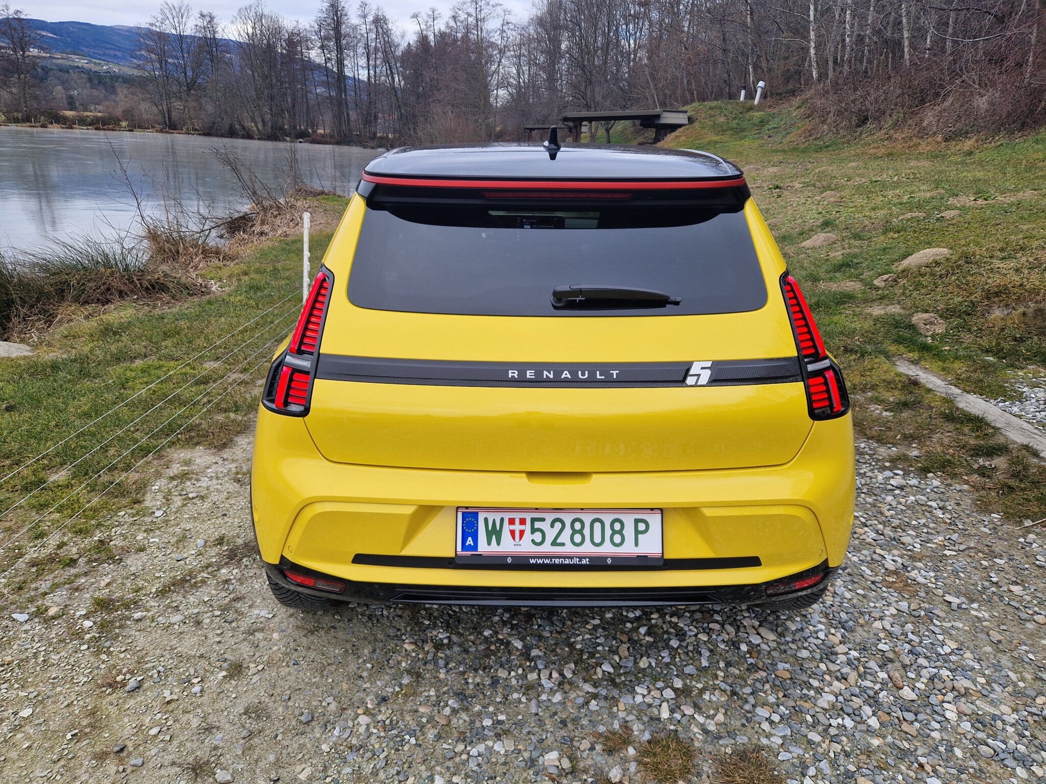 5 Tage mit dem Renault 5 E-Tech Electric | 20250113 105923 Hinten scaled