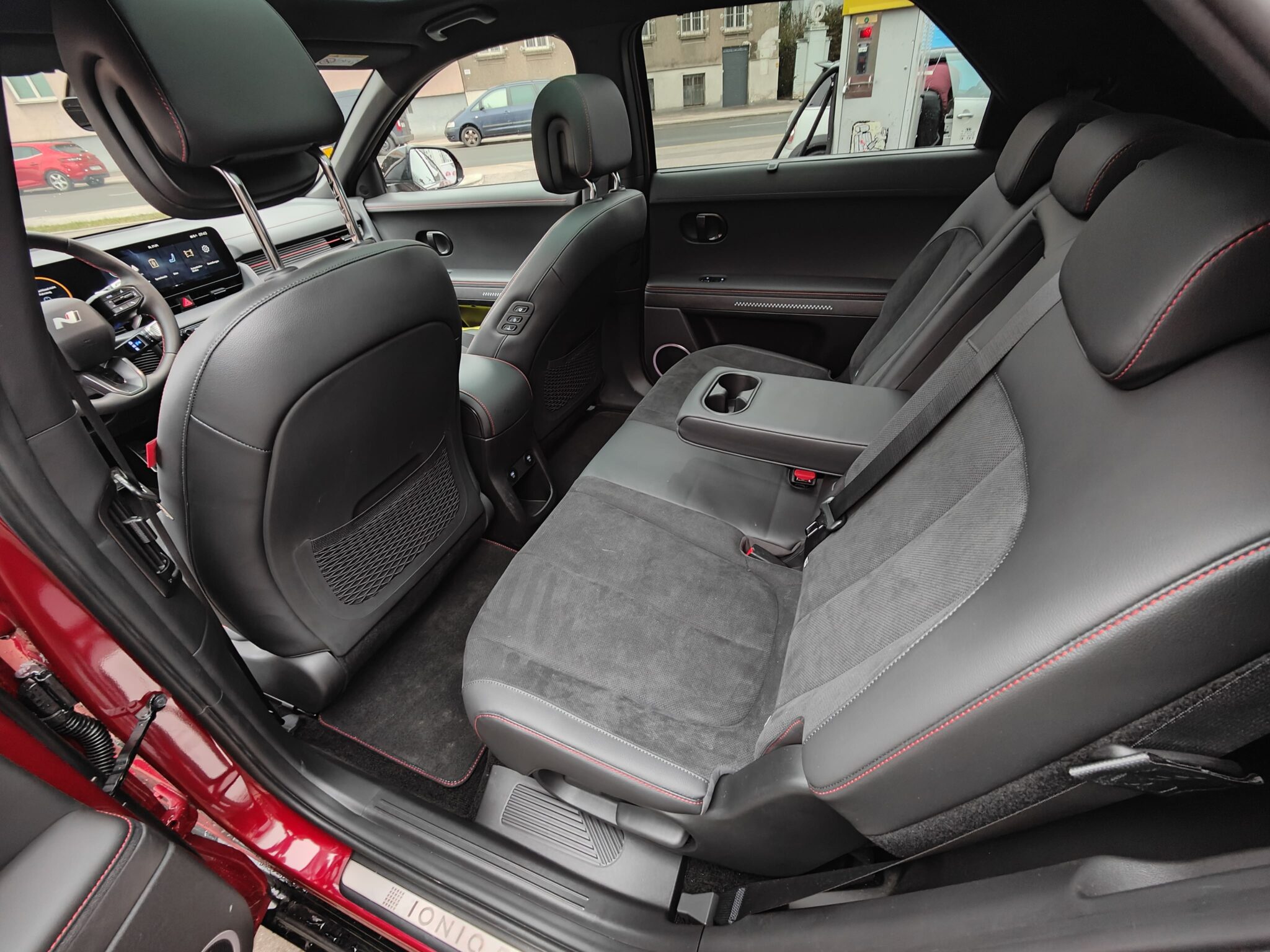 Praxistest – Hyundai Ioniq 5 FL N-Line– Sportliche Optik und beeindruckende Ladeleistung | 2. Reihe min scaled