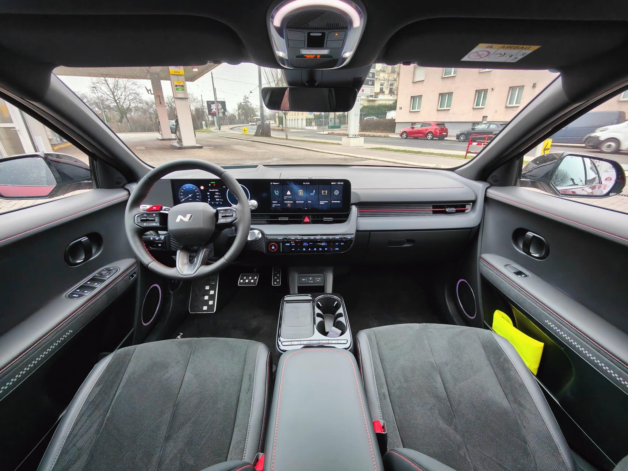 Praxistest – Hyundai Ioniq 5 FL N-Line– Sportliche Optik und beeindruckende Ladeleistung | Cockpit min scaled