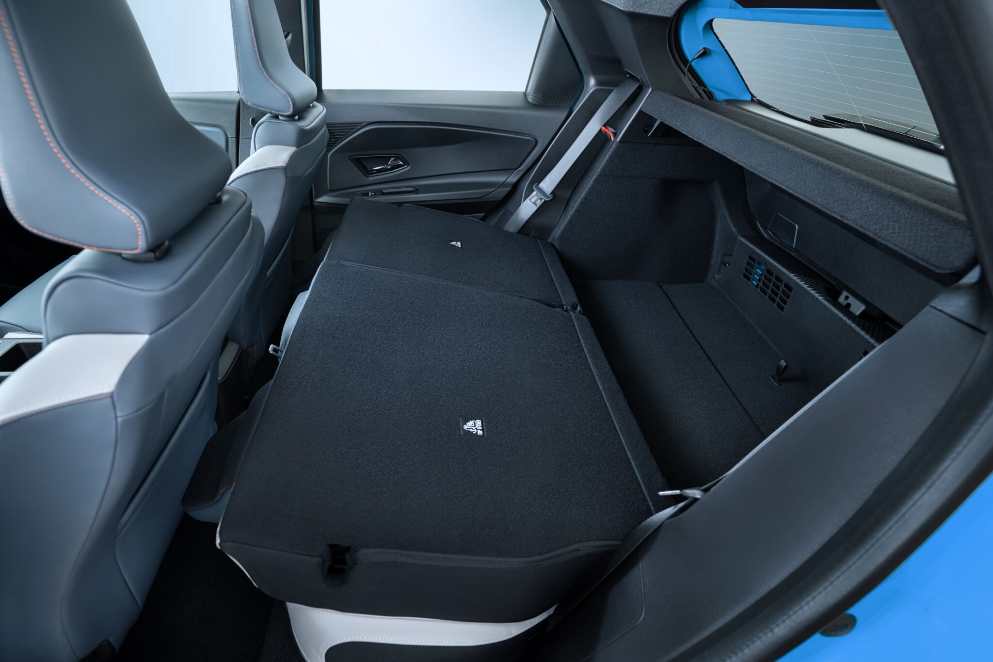 Nissan präsentiert den neuen vollelektrischen Micra | Nissan Micra High 100.JPG min scaled