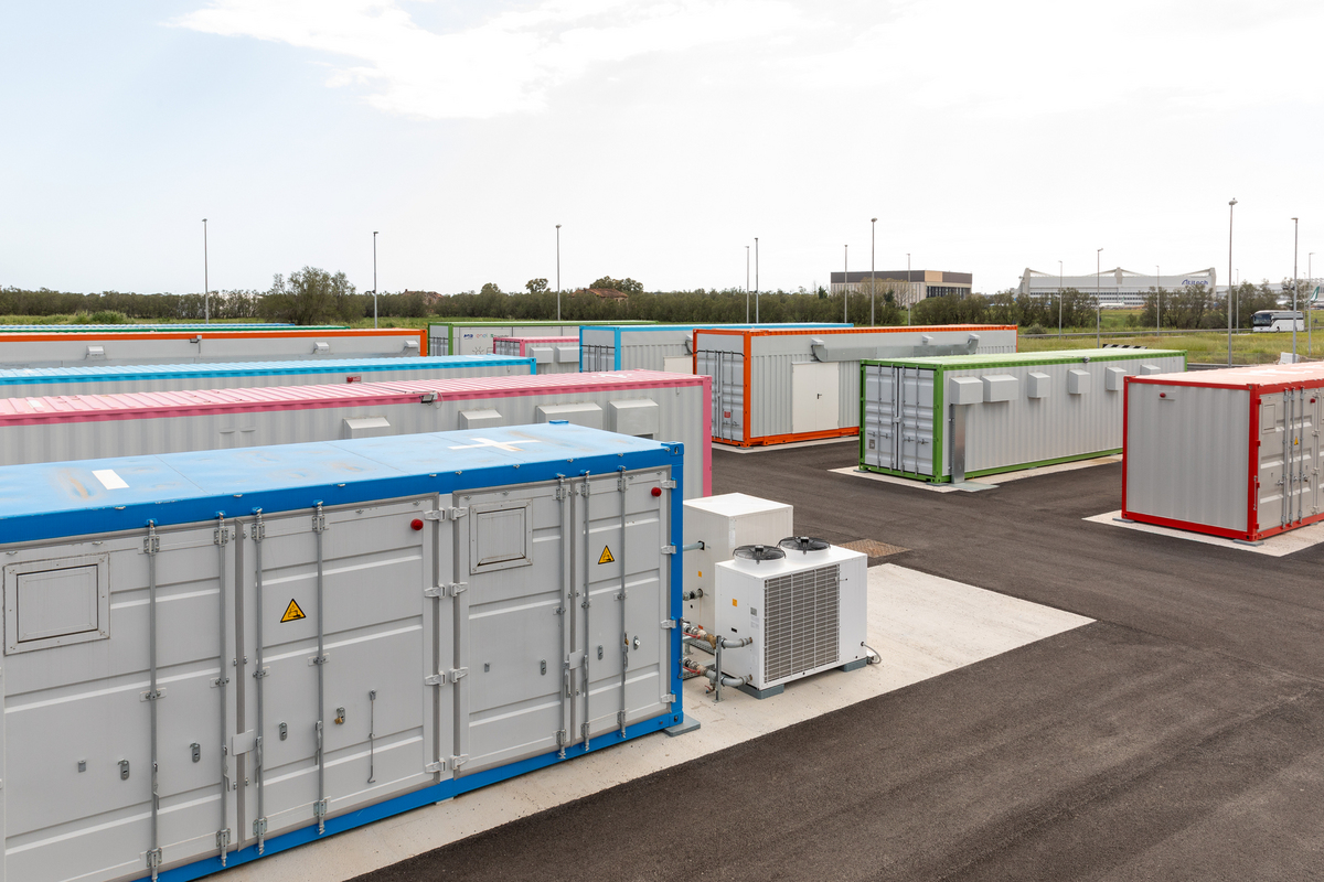 Zweites Leben für die Hochvoltbatterien des Nissan LEAF: Energiespeicher am größten Flughafen Italiens | BESS and Solar Fiumicino5