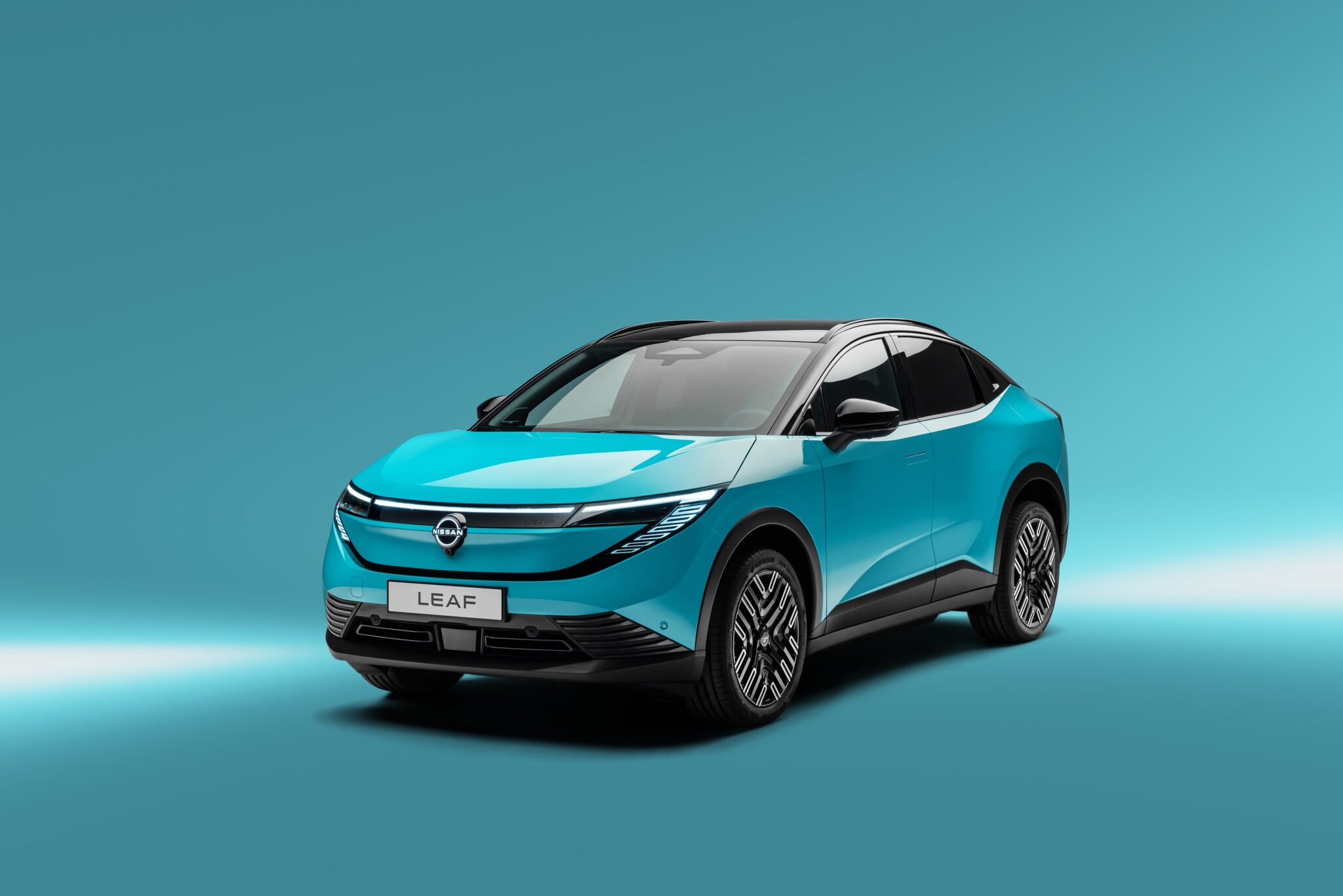 Rückkehr einer Ikone: Der neue Nissan LEAF | NISSAN LEAF FRONT 3 4 hi min scaled
