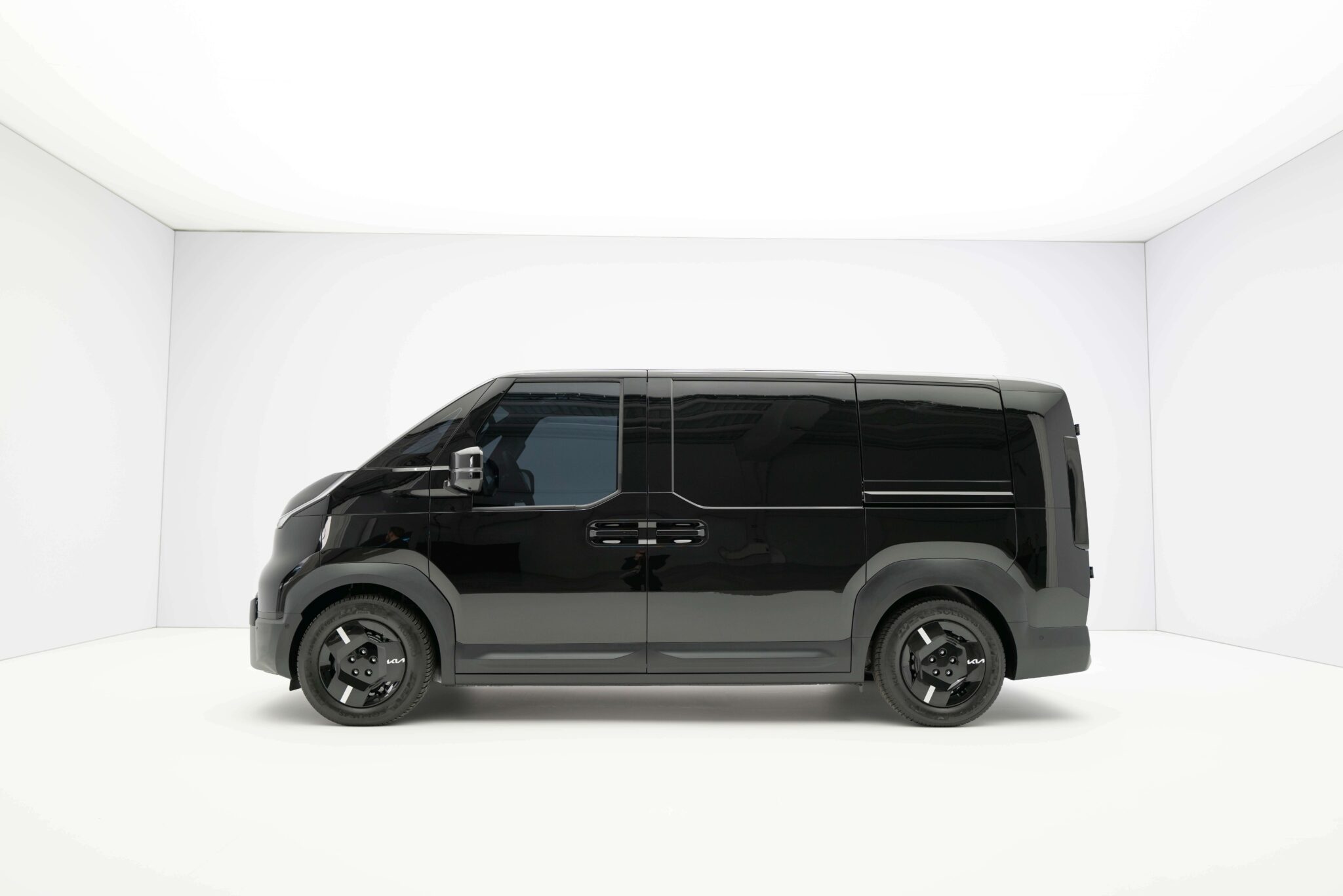 Kia PV5 Cargo ab sofort bestellbar | kia PV5 cargo studio highres 03 scaled